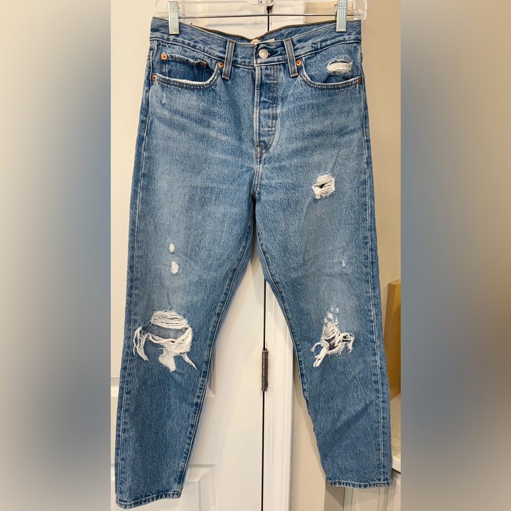 Levi’s Wedgie Jeans Womens Size 28 High Rise Straight Crop Button Fly Distressed